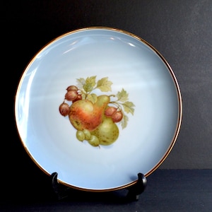 Large FÜRSTENBERG Germany 24 cm blue porcelain plate with fruit decor and gold trim. Vintage German ceramics.