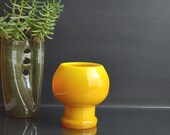 Vintage, signed yellow vase by Erik Höglund for Boda, Sweden. 1960 39 s hand blown sculptural goblet. Mid-century Modern Swedish glass.