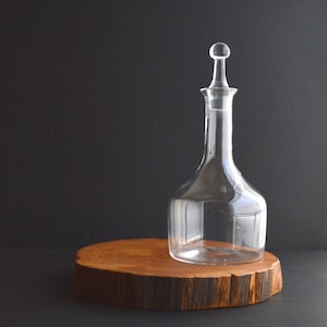 Orrefors RHAPSODY 9 1/4 &quot; clear crystal decanter by Sven Palmqvist, Sweden. Mid-century Modern, 1960&#39;s, rare collectable glass.