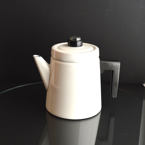 RESERVED Y White enamel coffee pot, percolator 'Pehtoori' with insert, designed by ANTTI NURMESNIEMI for Wärtsilä Arabia/Finel Finland 1960s