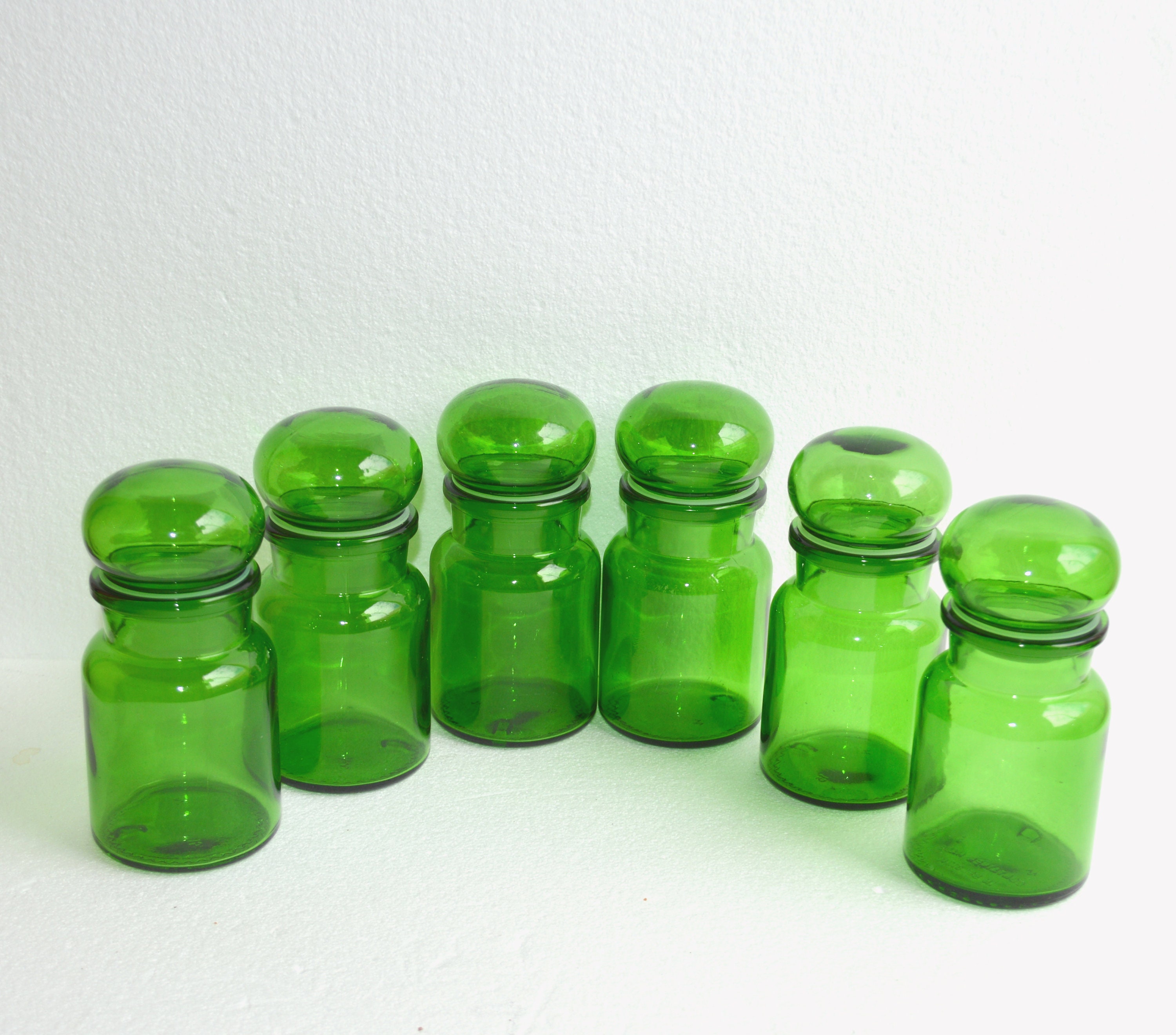 6 Large Square Glass Spice Bottles 6 oz Jars with Silver Metal Lids, Shaker  Tops by SpiceLuxe