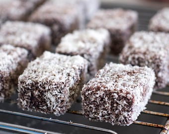 Lamington Cake Bites X 15