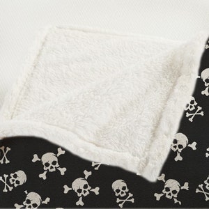 SEE Bulk Order Flash Sale - Skull blanket. Black & White blanket. Fleece blanket. Mink Blanket - Made In USA bild 4