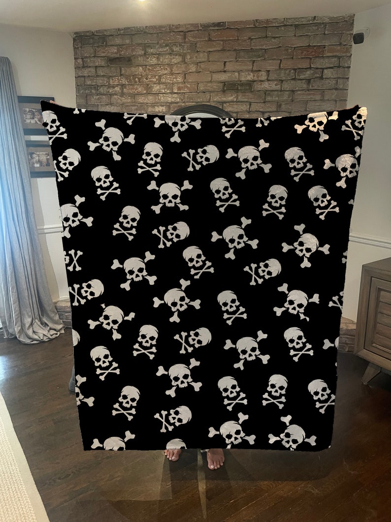 SEE Bulk Order Flash Sale - Skull blanket. Black & White blanket. Fleece blanket. Mink Blanket - Made In USA bild 3