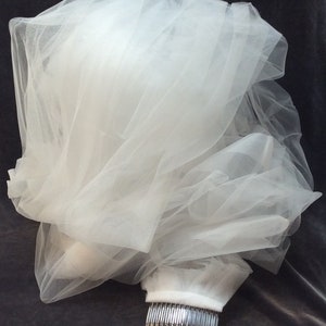 Elegant, Beautiful Tulle Veil, 1 Layer Bridal Veil with Comb, Cathedral Length, Bride, Wedding, Plain, Unadorned, White  (V17)