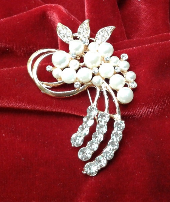 Elegant, Beautiful Brooch, Lapel, Scarf Pin, Brid… - image 1