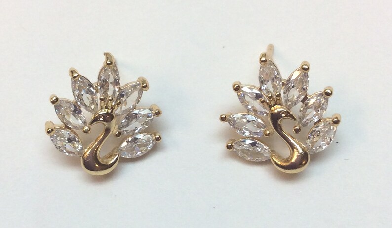 Beautiful Earrings Brides Maid Wedding Grandmother Elegant Bride E26 All Occasion Mother Gold Filled Crystal Jewel Peacock Design
