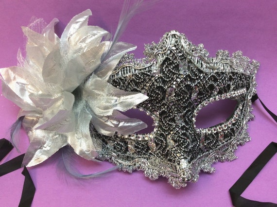 Bianco Piume Masquerade Maschera Costume Sfera PARTY Mardi GRAS NERO