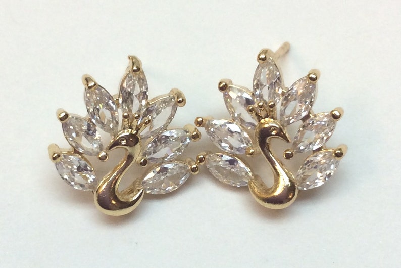 Beautiful Earrings Brides Maid Wedding Grandmother Elegant Bride E26 All Occasion Mother Gold Filled Crystal Jewel Peacock Design