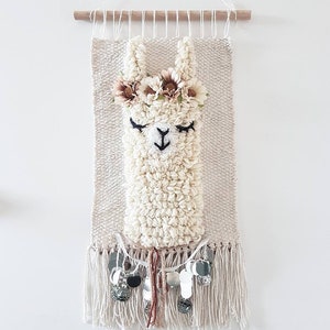 L size llama sleepy eyes wallhanging woven wall decor nursery kidsroom image 3