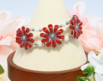Rotes BlumenArmband/Rote Emaille&Metall Blumen Schieber/Rote und klare Kristall/Weiße Perle/Multi Strand/Boho Style/Hochzeit/Geburtstag/Jahrestag