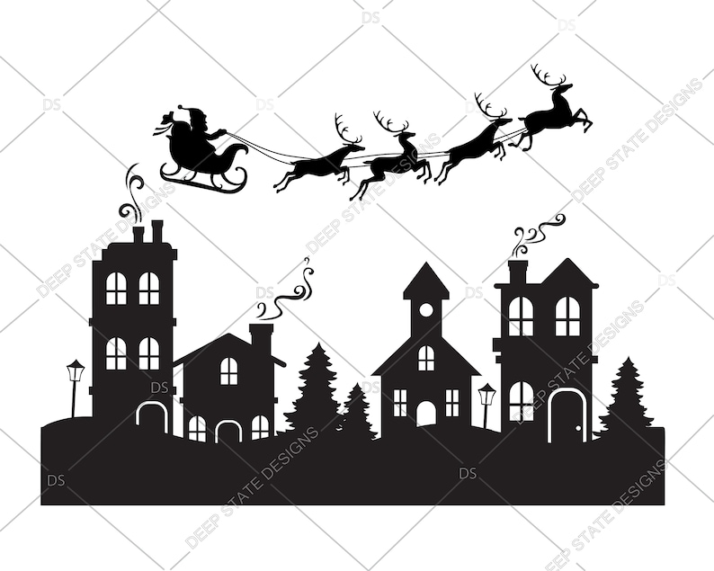 Pu&ograve; includere: Silhouette in bianco e nero di Babbo Natale che vola su una slitta trainata da renne sopra una piccola citt&agrave; con case e alberi.