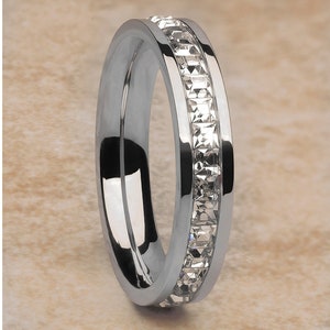 Titanium Eternity-band: Princess Cut CZ-trouwring (4 mm)