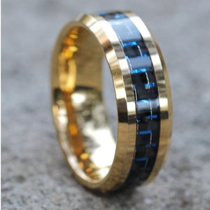Geelgouden wolfraam trouwring, blauwe koolstofvezel, wolfraam trouwring, verlovingsring, 8 mm wolfraam, 18k geel goud