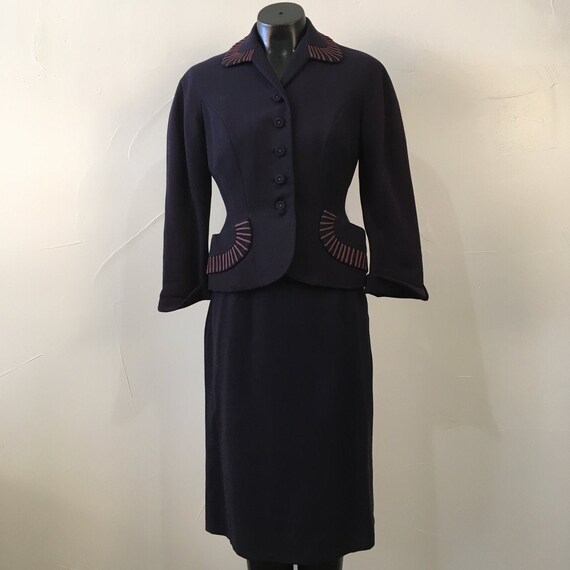 Stunning Vintage 1940’s Women’s Suit!