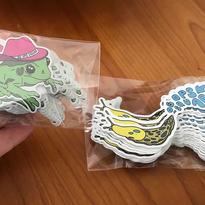 Vibrant custom stickers for personalization at Stickersfox. Choose your unique design and size effortlessly. Alt text: Colorful custom sticker options for a personalized touch. Explore now!