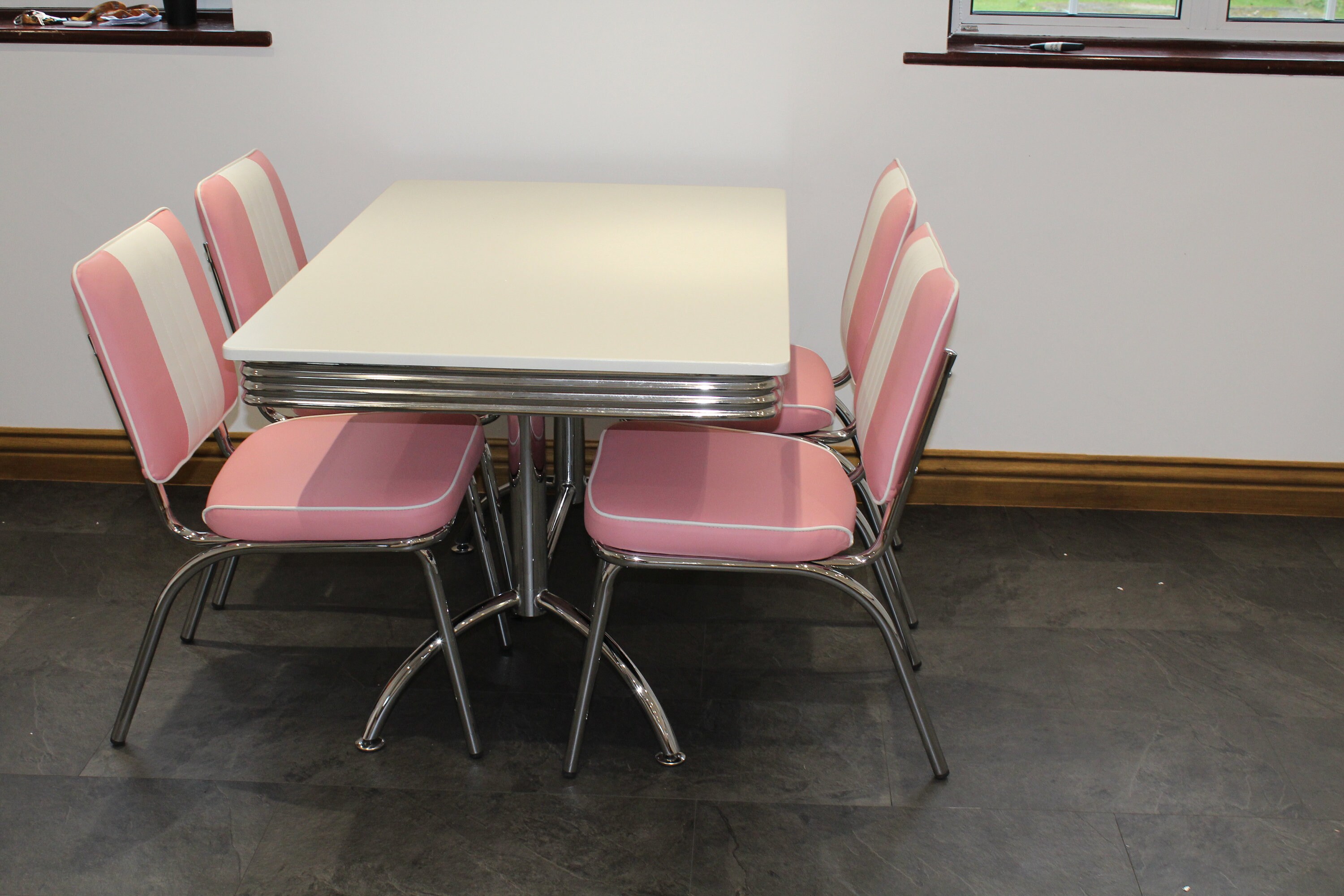 American Diner Furniture 50s Style Retro White Booth Table and 4 