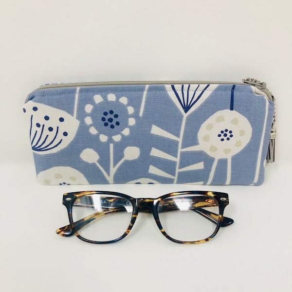 Blue Scandi Flower Zipped Glasses Pouch, Padded Reading Glasses Case, Sunglasses Holder, Gift for her, Mother’s Day and Nana’s Gift