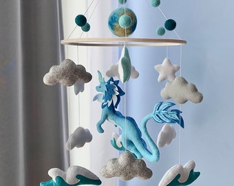 Mobile bébé dragon. Anime de décoration pour chambre d'enfant. Décoration de lit de bébé. Mobile pour berceau. Jouets pour berceau Anime. Anime cadeau baby shower. Anime cadeau nouveau-né.