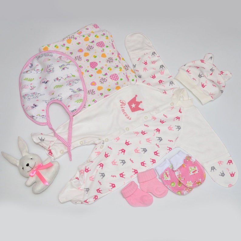 Baby shower gift Newborn gift baby girl gift Baby shower girl gift Diaper Cake new mom gift basket babbie gift gift basket