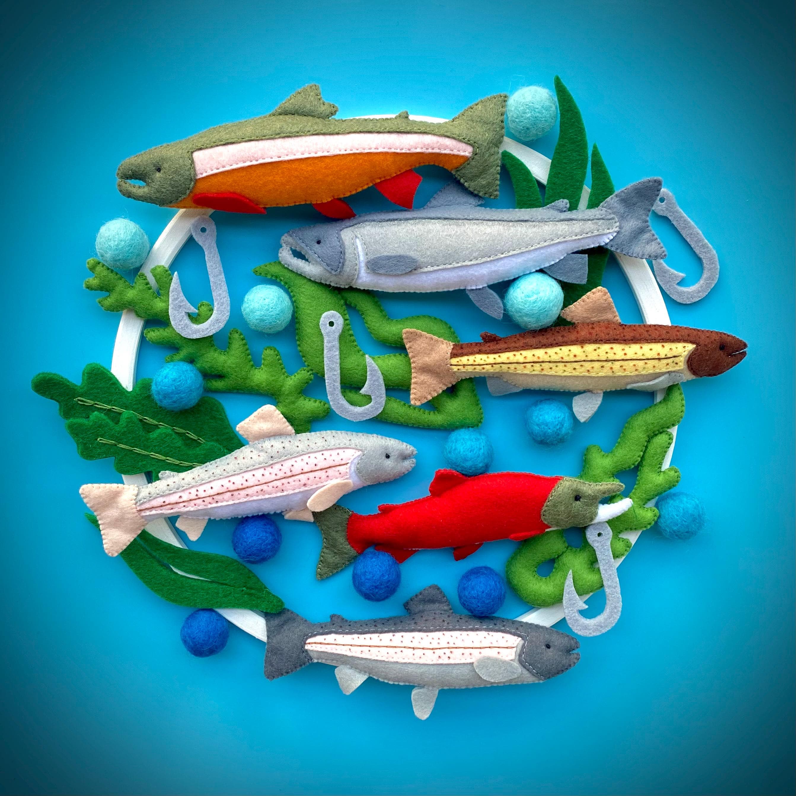 Mobile Bébé Poissons En Bois Playtastic - 14,8x56 Cm - Décoration Chambre Enfant Colorée