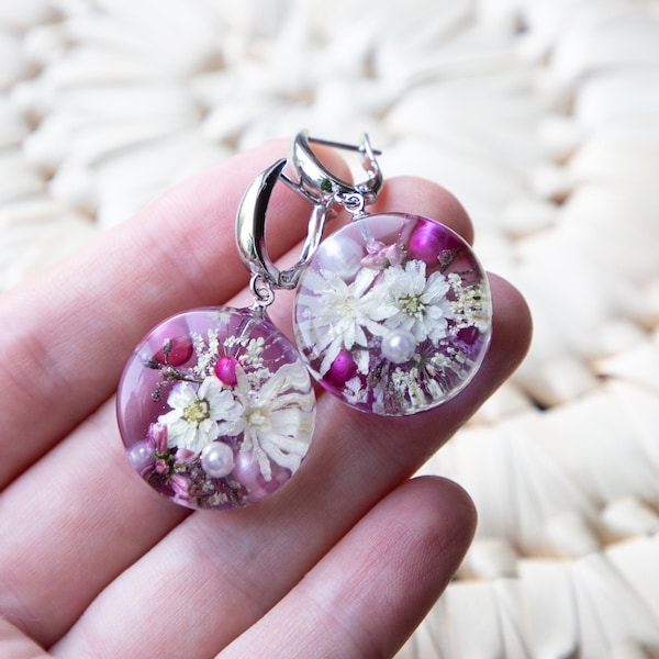 Resin flower earrings, Handmade jewelry, Colorful jewelry, Resin flower jewelry