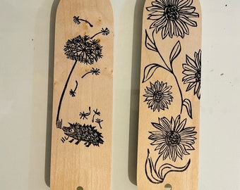 Hedgehog birch wooden bookmark design, Wooden bookmark for teacher. Present for a friend. Ideal TA gift. Lino print bookmark.