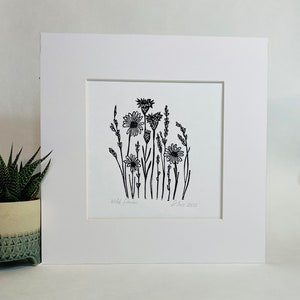 Wildblumen und Gräser Druck, original Linoldruck mit schwarzer Tinte.