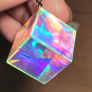 Niji cube earring _ single _ size 2cm x 2cm x 2cm _ weight 10g _ pattern dichroic , prism , dichroic prism image 9