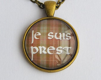 Clan Fraser Motto Quote on Scottish Tartan Photo Glass Pendant Necklace - Sassenach Jewelry - Outlander inspired