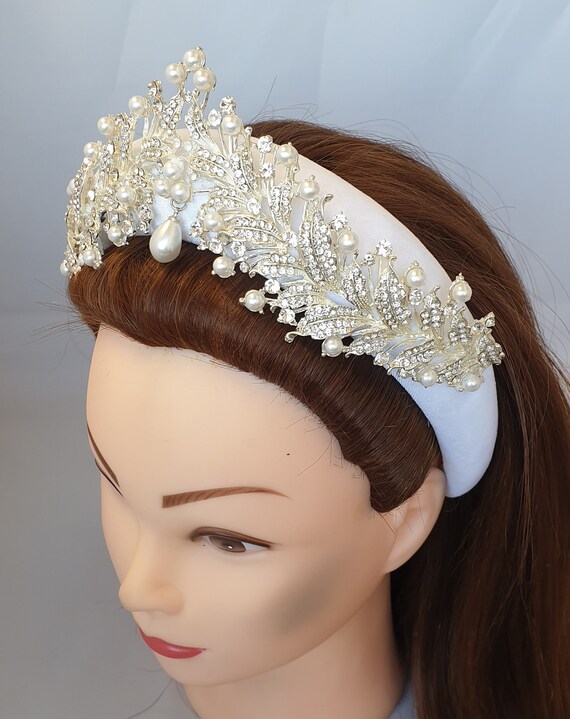 White Padded Velvet Headband Silver Crystal Diamante Flower  display picture 2