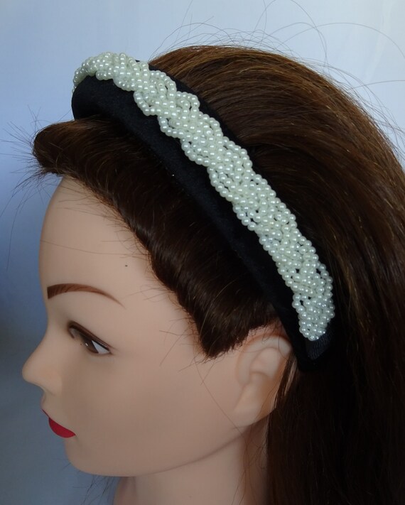 Black Padded Velvet Headband Faux Pearl Braid Embellishment  display picture 1