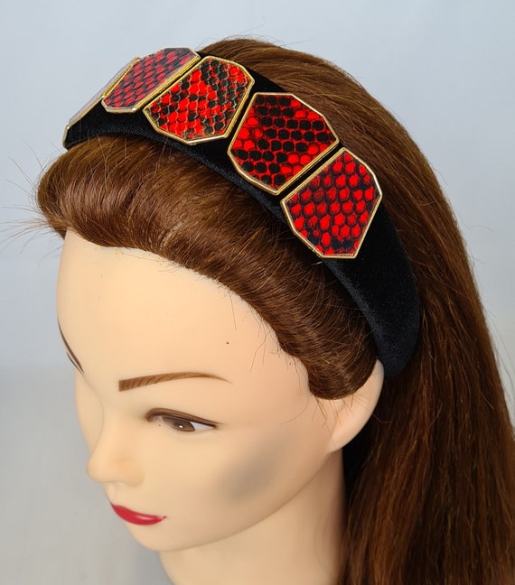 Black Padded Velvet Headband Red Snake Skin Animal Print  display picture 2
