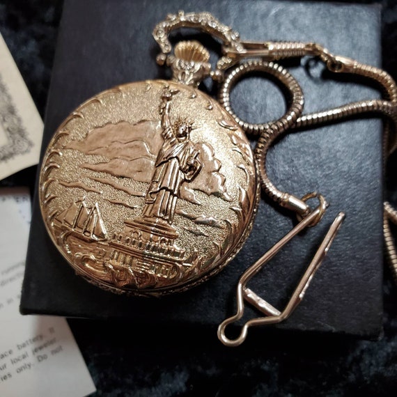 Beautiful Vintage Pocket Watch Statue of Liberty a
