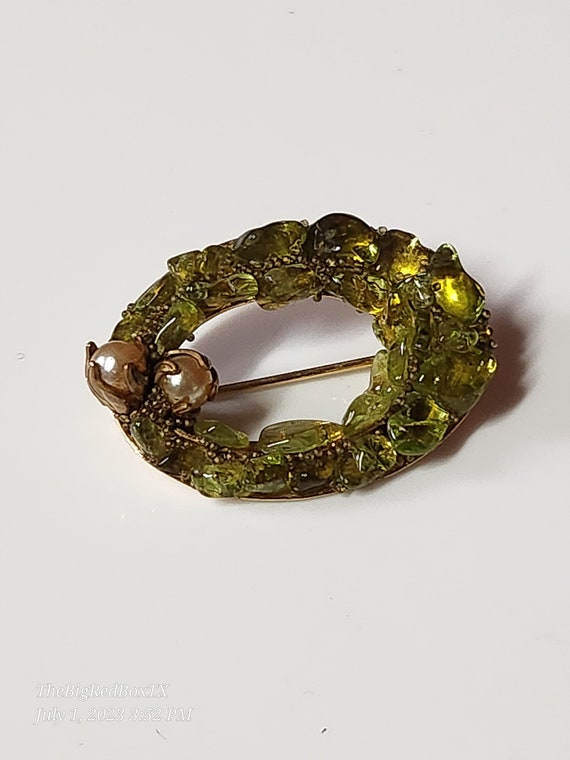 MCM Olivine Culured Pearls and Gold Brooch , Hawai