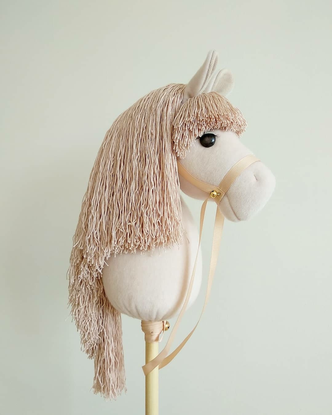 Testa di cavallo hobby su bastone per bambini da cavalcare con redini e  pettine per la cura della criniera -  Italia
