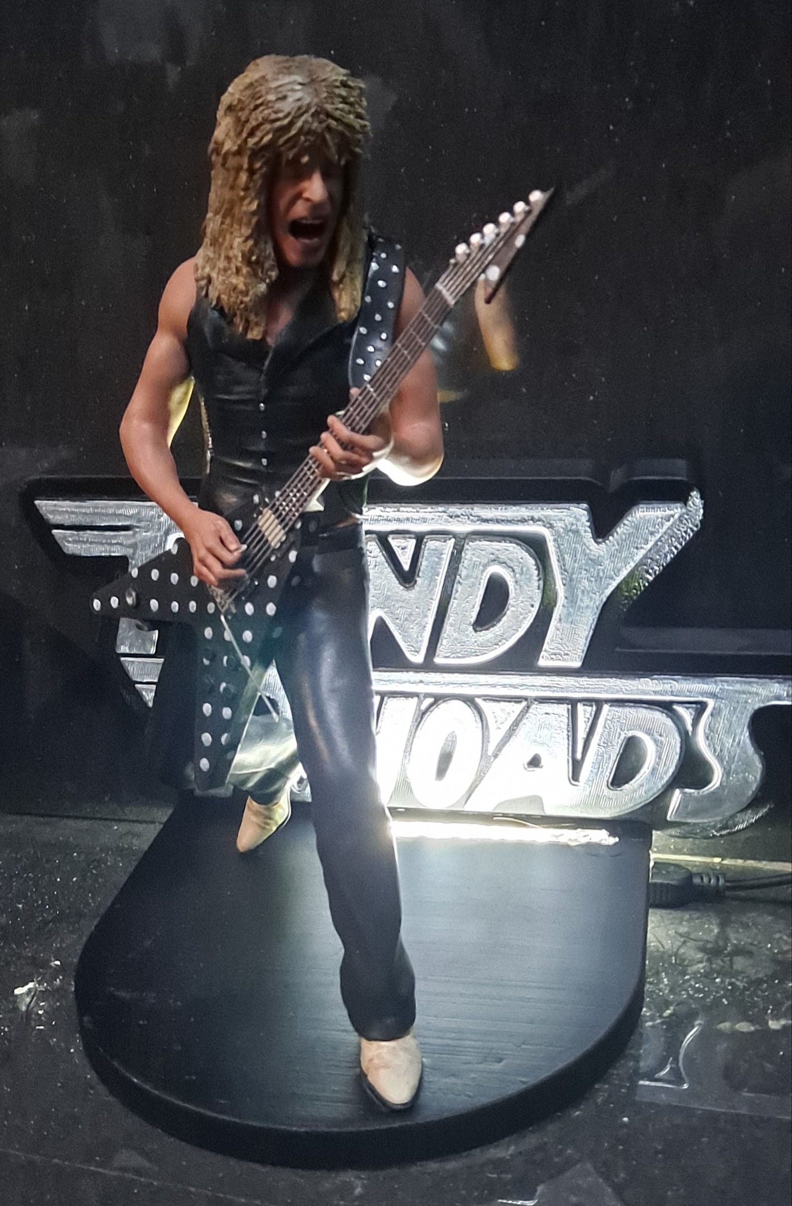 ランディ・ローズ ver.3 スタチュー 新品・未開封 【世界限定3000個】 Amazon.co.jp: ランディローズ III Rock Iconz Statue : おもちゃ