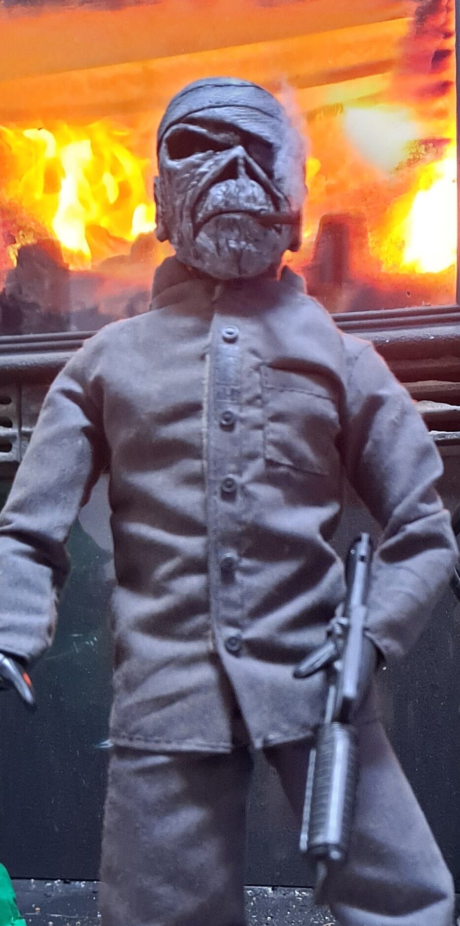 Figura de Eddie de Iron Maiden de 30 cm. Figura personalizada hecha a mano  inspirada en \, image size:936x1881