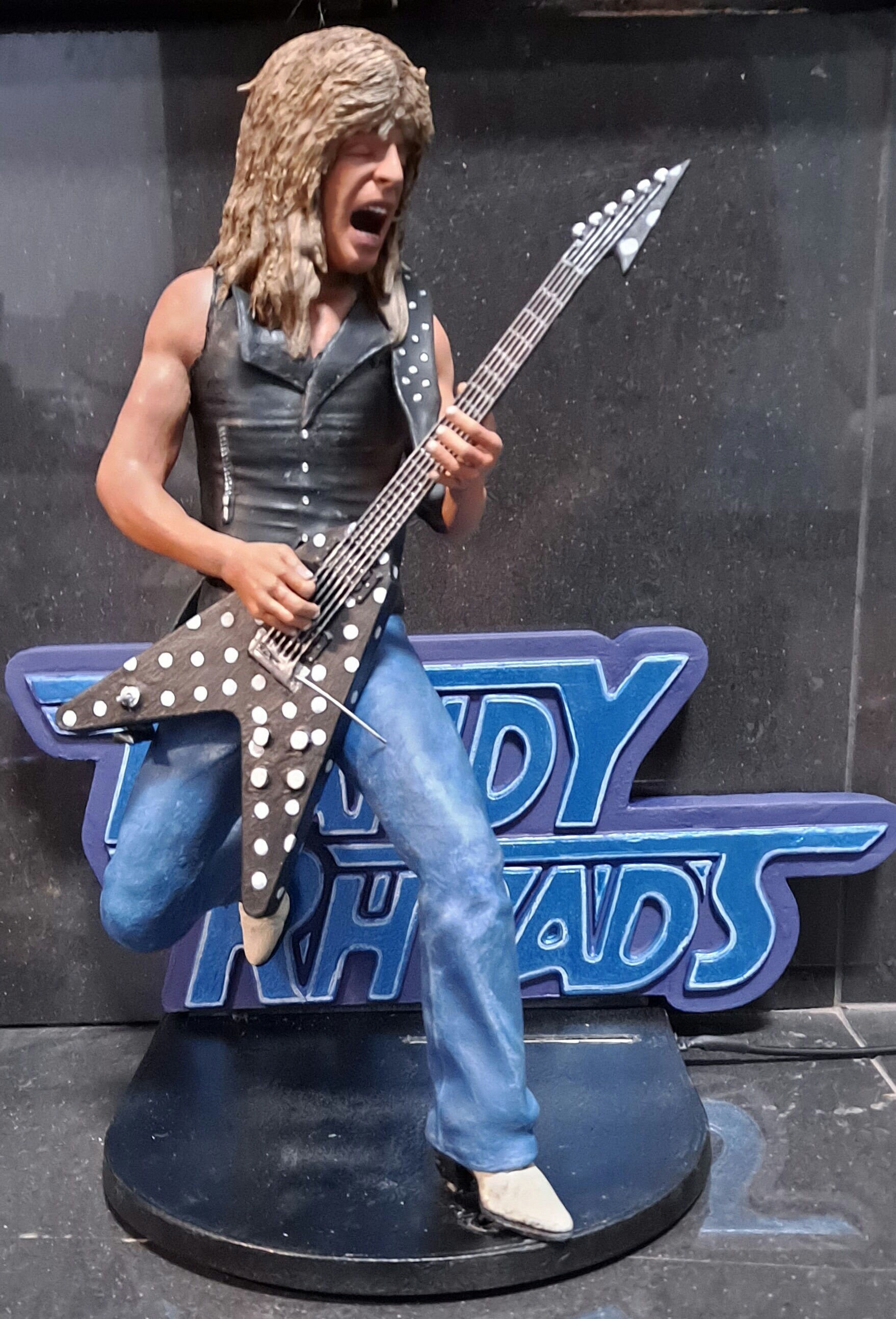 ランディ・ローズ トリビュート 8インチ フィギュア ハンドペイント