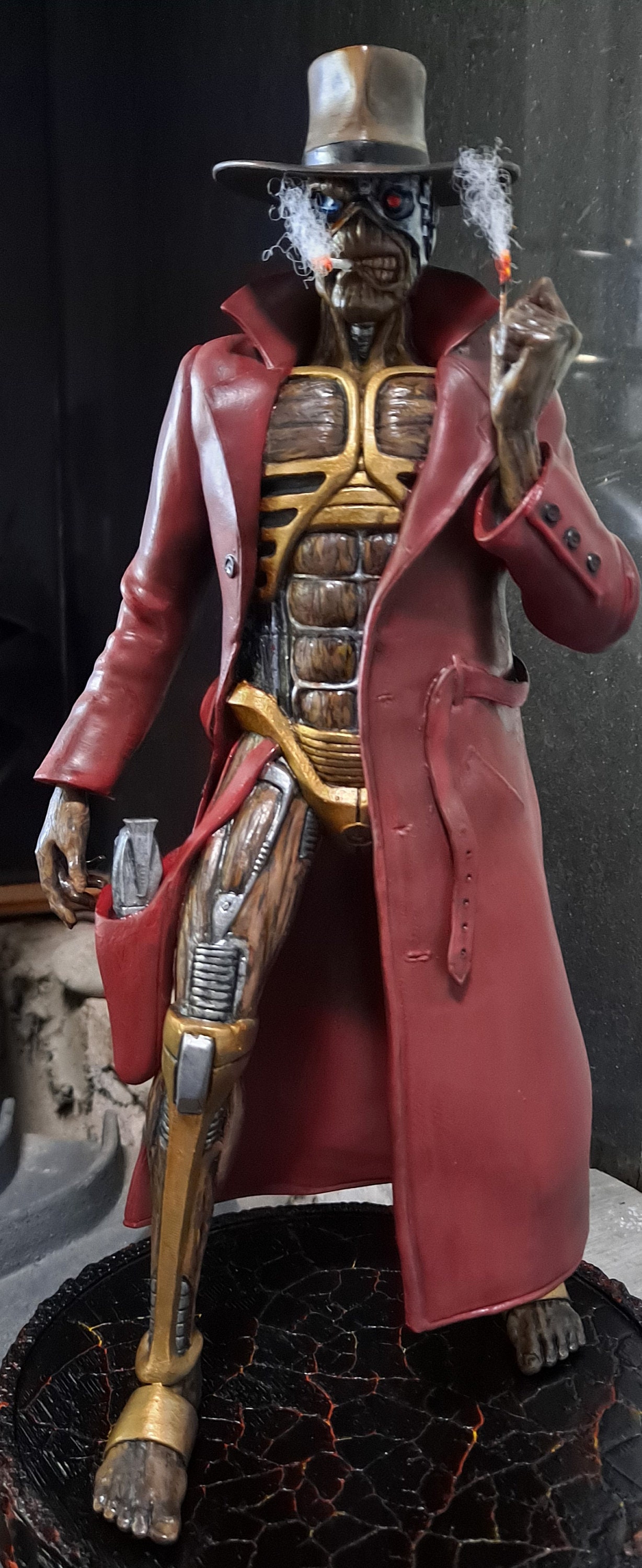 アイアン・メイデンにインスパイアされたストレンジャー・ストレンジ