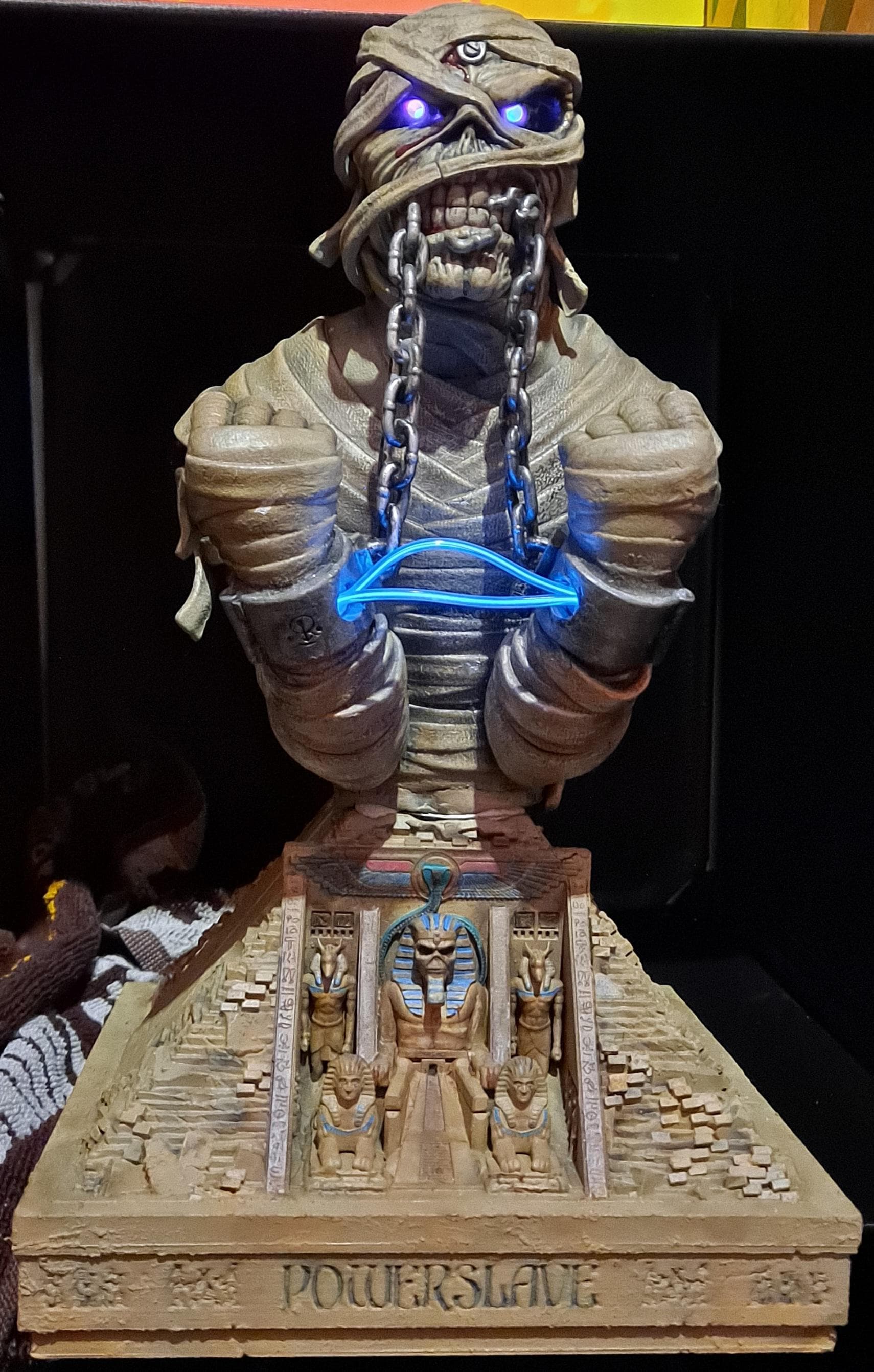Iron Maiden Powerslave Pyramid + Eddie World Slavery Tour Figure