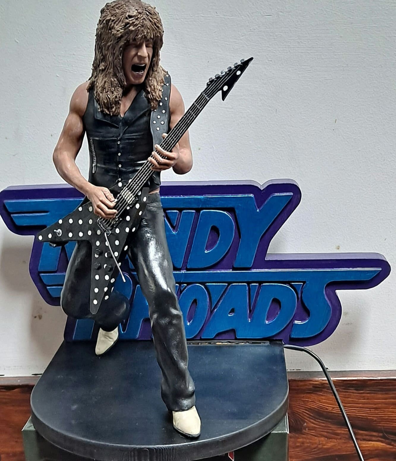 ランディ・ローズ トリビュート 8インチ フィギュア ハンドペイント