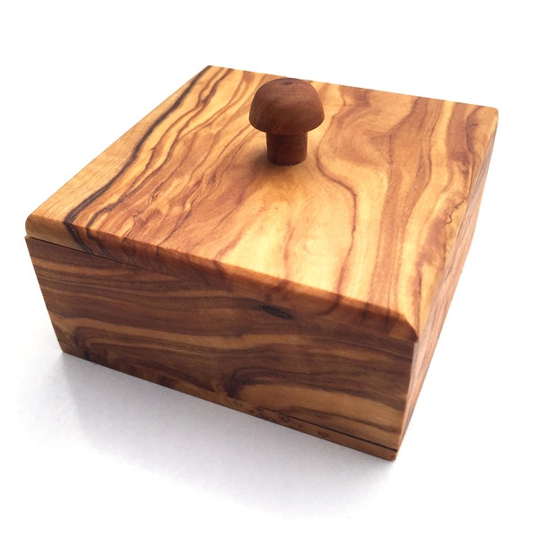Mini Aufbewahrungsbox mit Deckel, Schmuck Box quadratisch  handgefertigt aus Olivenholz, Geschenkidee.