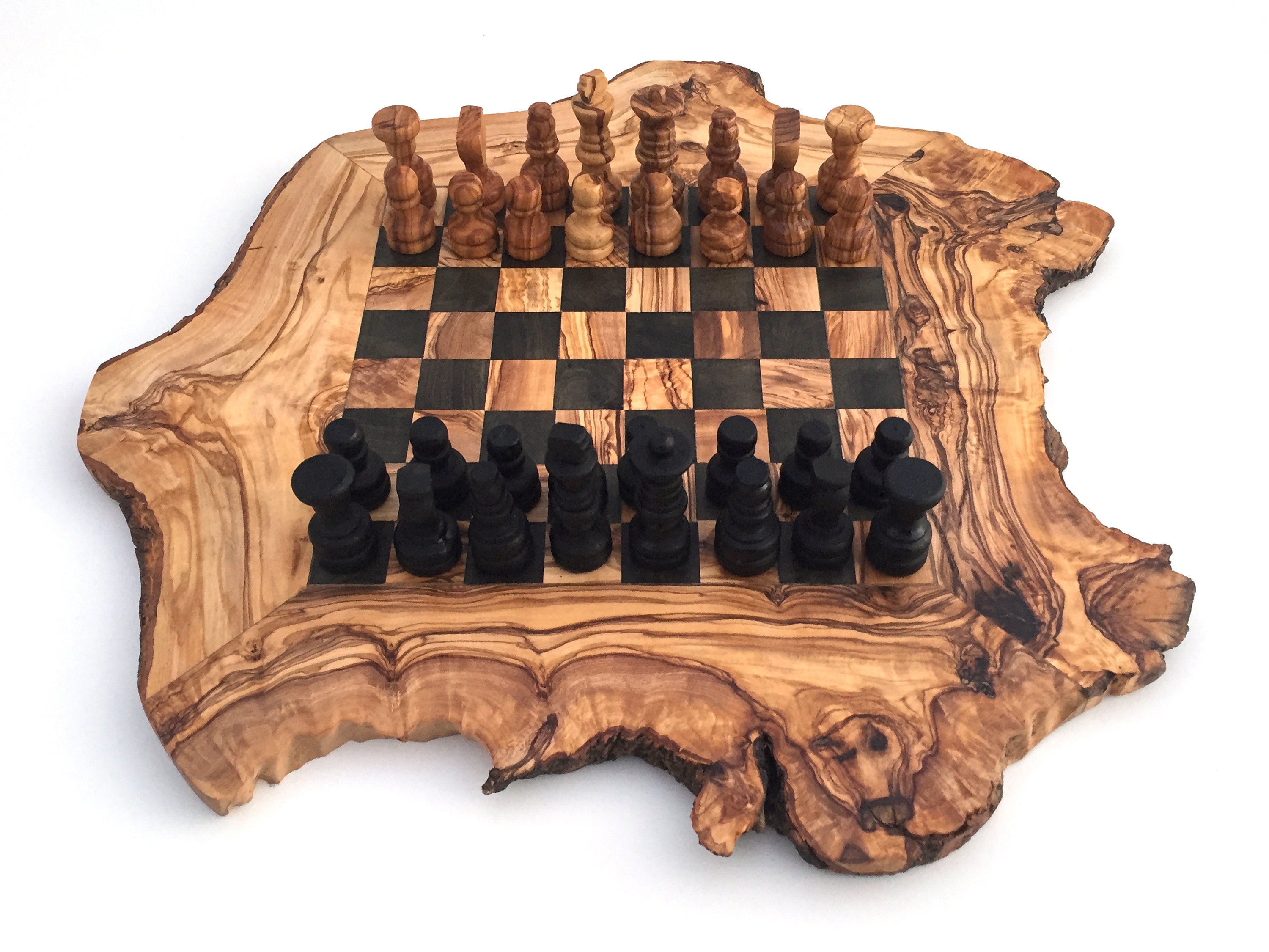 Chess game out of olive wood with drawer, including figures