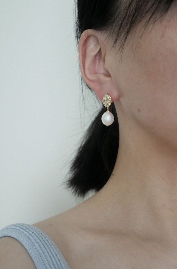 Baroque pearl store earrings etsy