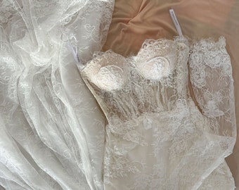 Anastasia/ Mermaid Lace Wedding Dress with Sleeves, Boho wedding dress with long train, Dress with detachable sleeves
