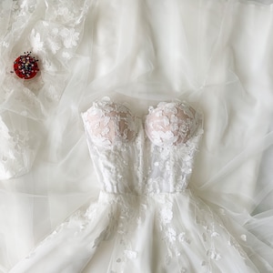 Kim/Handmade wedding dress,bohemian dress,off white bride gown,simple a-line, corset wedding dress,tulle bridal gown,lase boho dress,