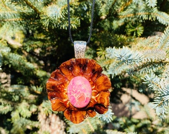 TreeSpirit Anhänger - GROSSER jeffrey Pinecone mit rosa Mangesit