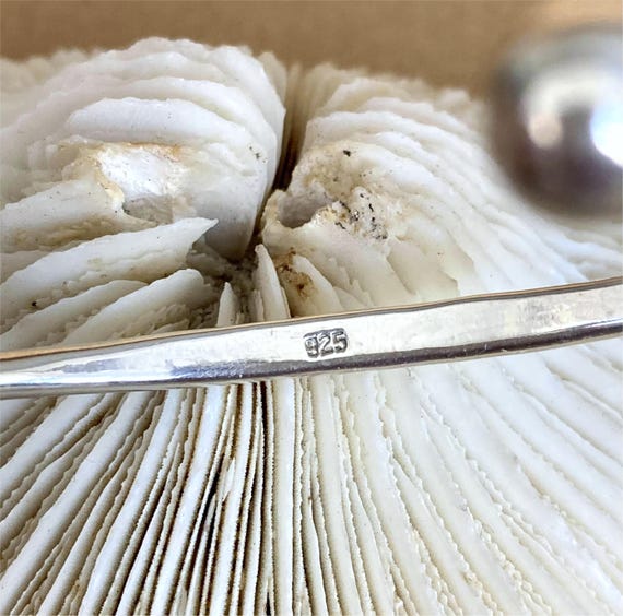 Solid 925 Sterling Silver Open Bangle - weight 14… - image 9