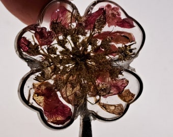 Resin key ring and real dried flowers